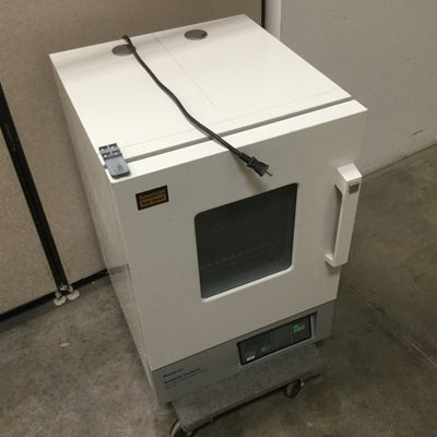 Used Baxter Scientific Products DS-44 Gravity Convection Oven, 17.75"x17.75"x19.25"