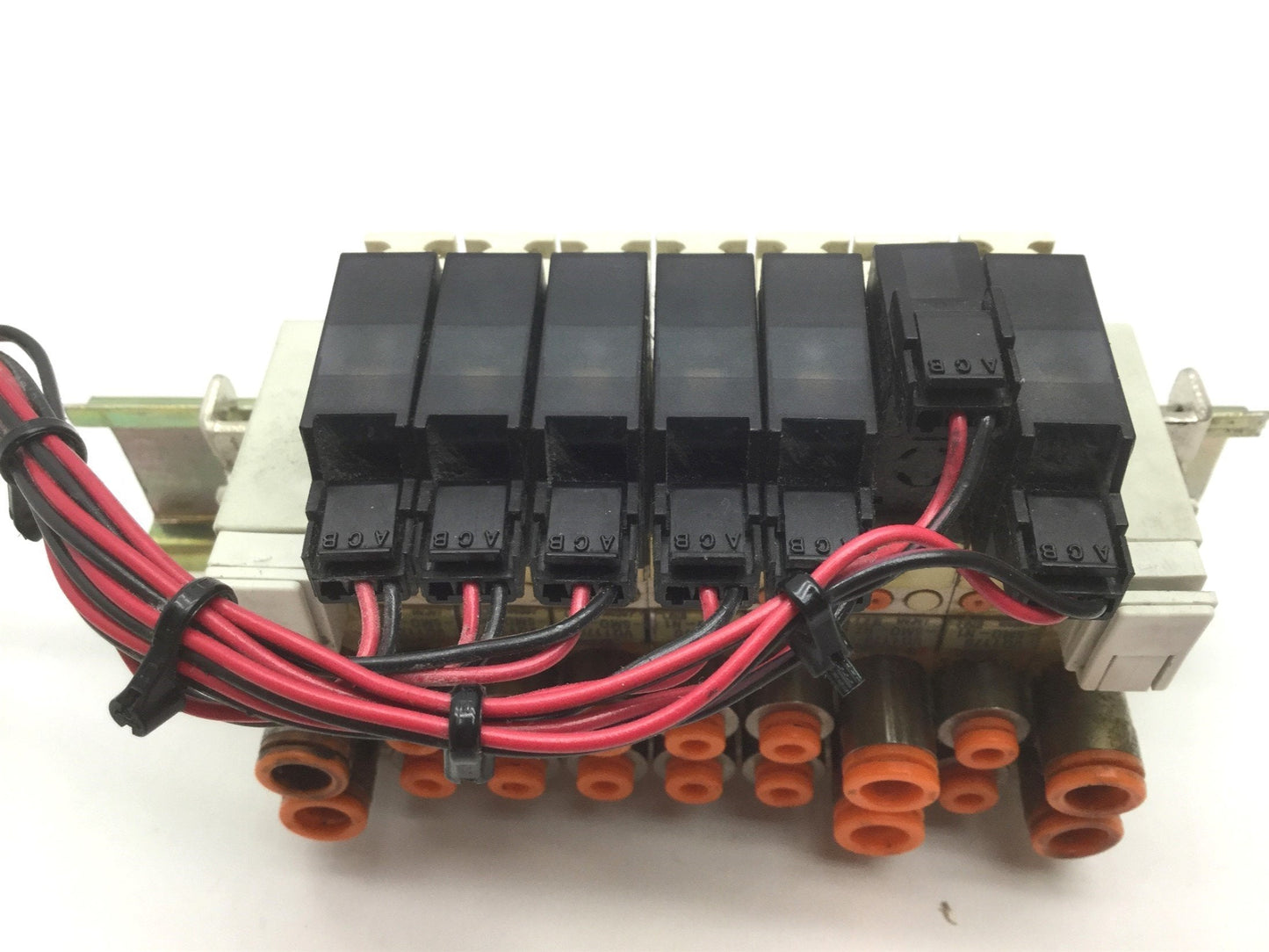 Used Lot of SMC Solenoid Valves 6x VQ1170-5MO-N1 1x VQ1170-5MO-N7, 2-Pos 5-Way, 24VDC