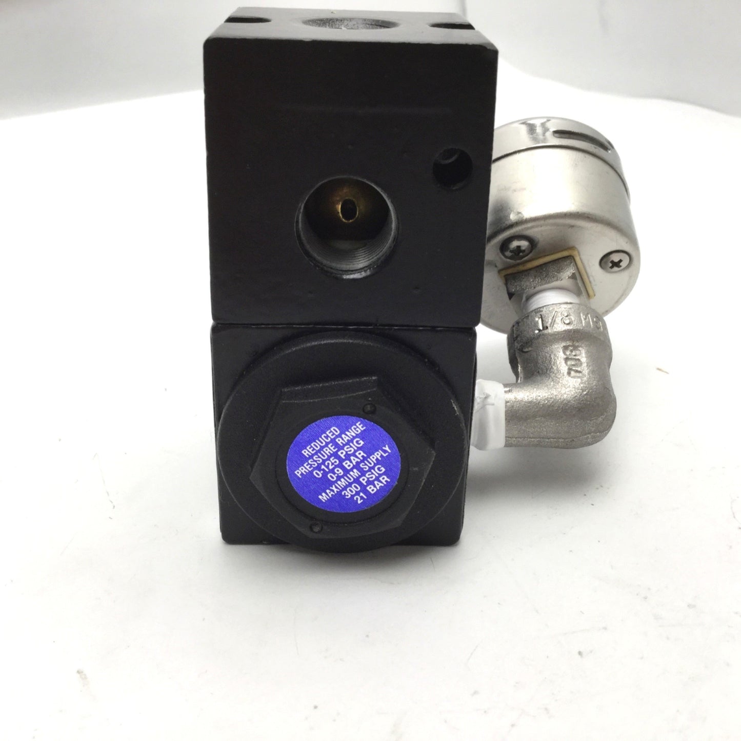 Used Watts R35-02C Regulator W/AKV35-02 M1 Lockout Shutoff Valve And 160PSI Gauge