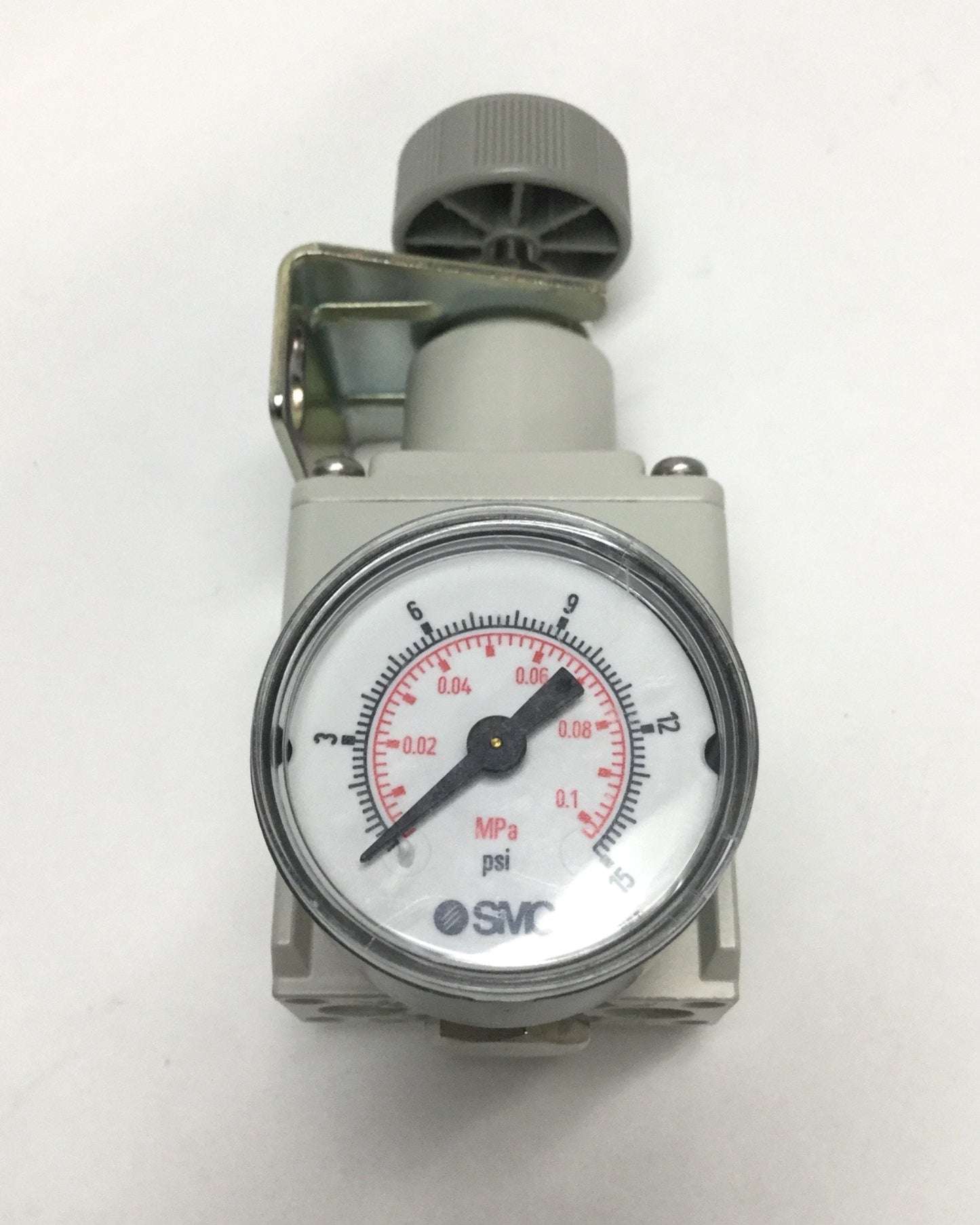 Used SMC IR2000-N02 Precision Pressure Regulator, 150psi In, 0.7-30PSI Out, 1/4"NPT