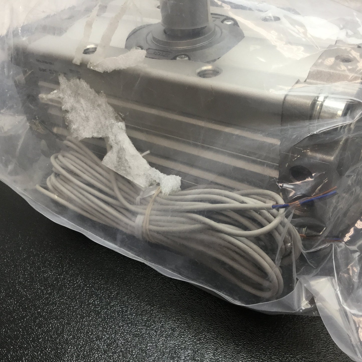 New SMC CDRA1BS80-90CZ-M9PWZ Pneumatic Rotary Actuator, Bore: 80mm, 90° Rotation