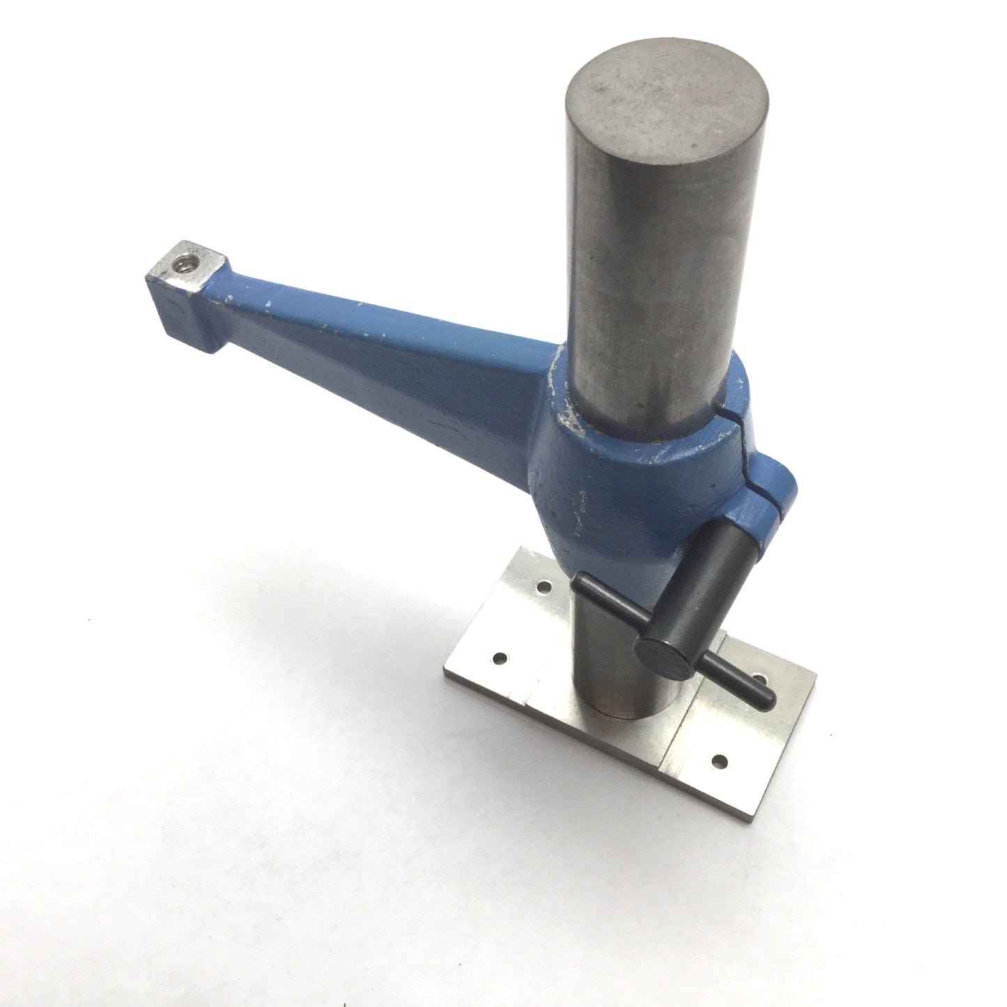 Used Fowler Indicator Holder, Rod Height: 7", Diameter: 1.19", Arm Length: 4.5"