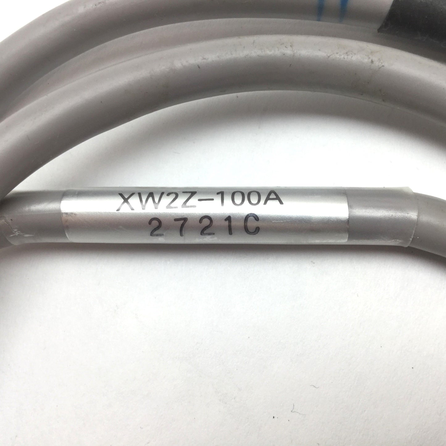 Used Omron XW2Z-100A Connecting Cable for 32-Point Connector-Type I/O Unit, 1m