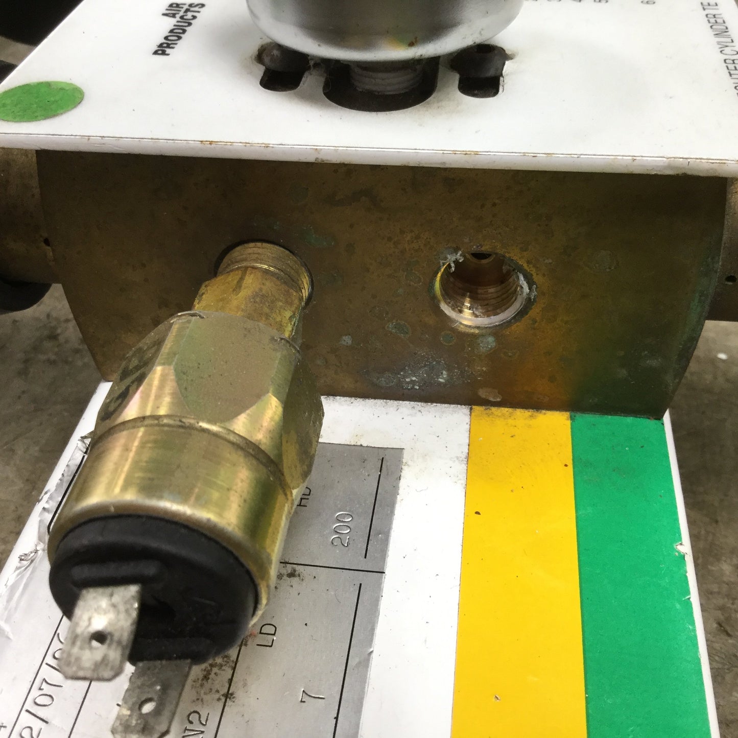 Used Air Products M3140/PS/C Dinitrogen Distribution Manifold, Max Pressure: 7 bar