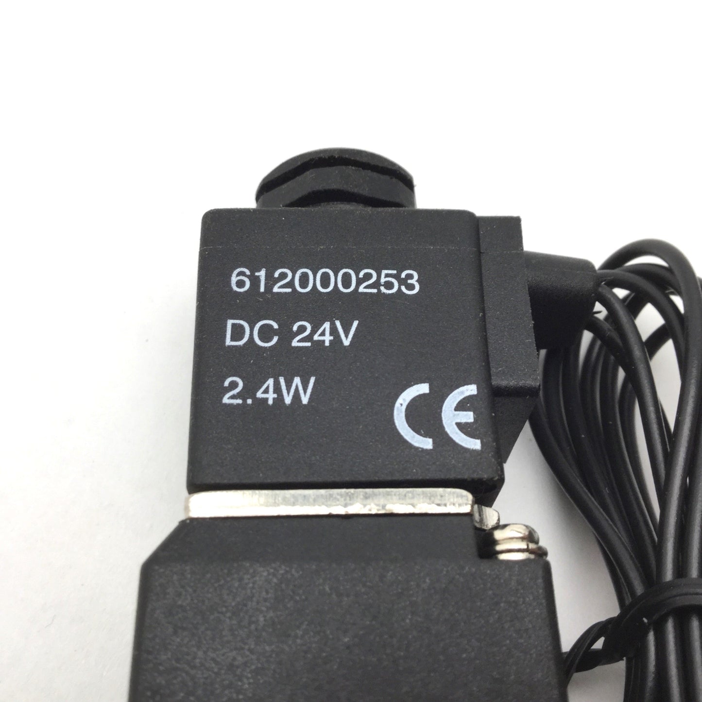 New – Open box 612000253 Dual Solenoid Pneumatic Valves 24VDC 2.4W w/ Gasket And Bolts