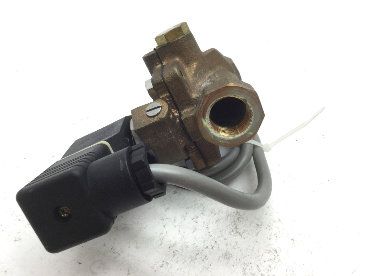 Used CKD RSV-15A-210W-2G211 Diaphragm Solenoid Water Valve 200-220VAC Rc1/2 145 PSI