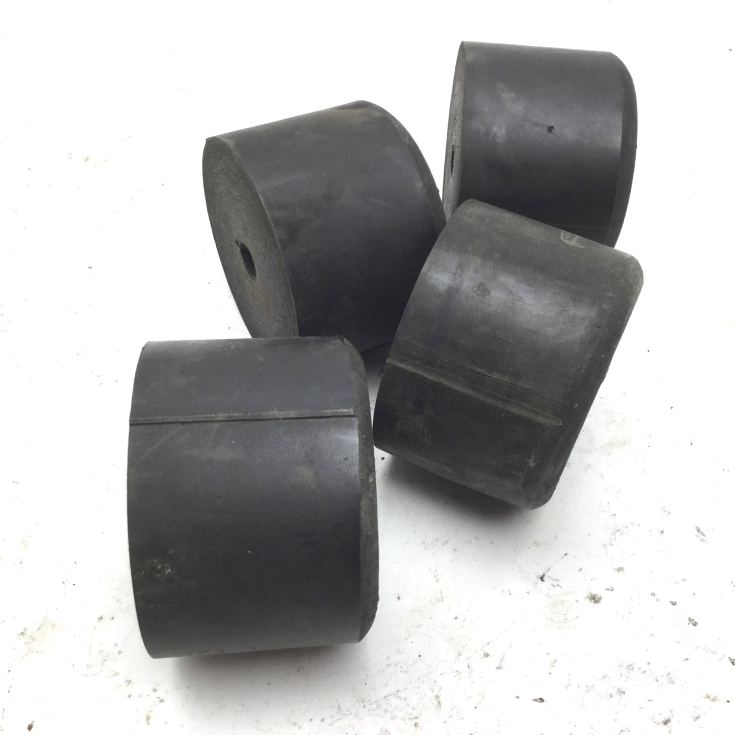 Used Lot of 4 Rubber Machine Leveling Legs, ID: 10mm/18mm, Dia: 72mm 49mm Height