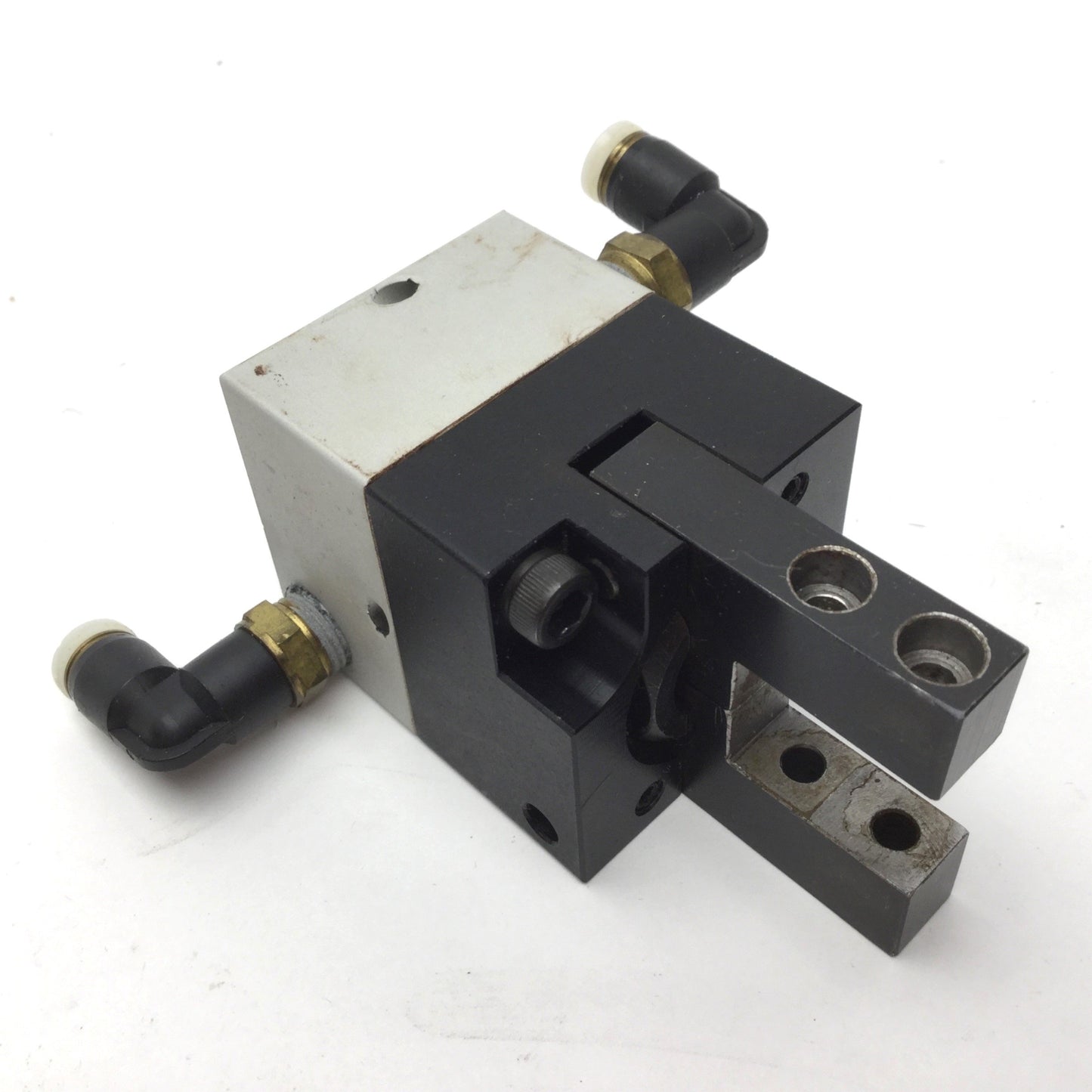 Used Compact Air Products SG112 F A1 Angular Gripper, 2-Jaw, Bore: 1.125", 1/8" NPT