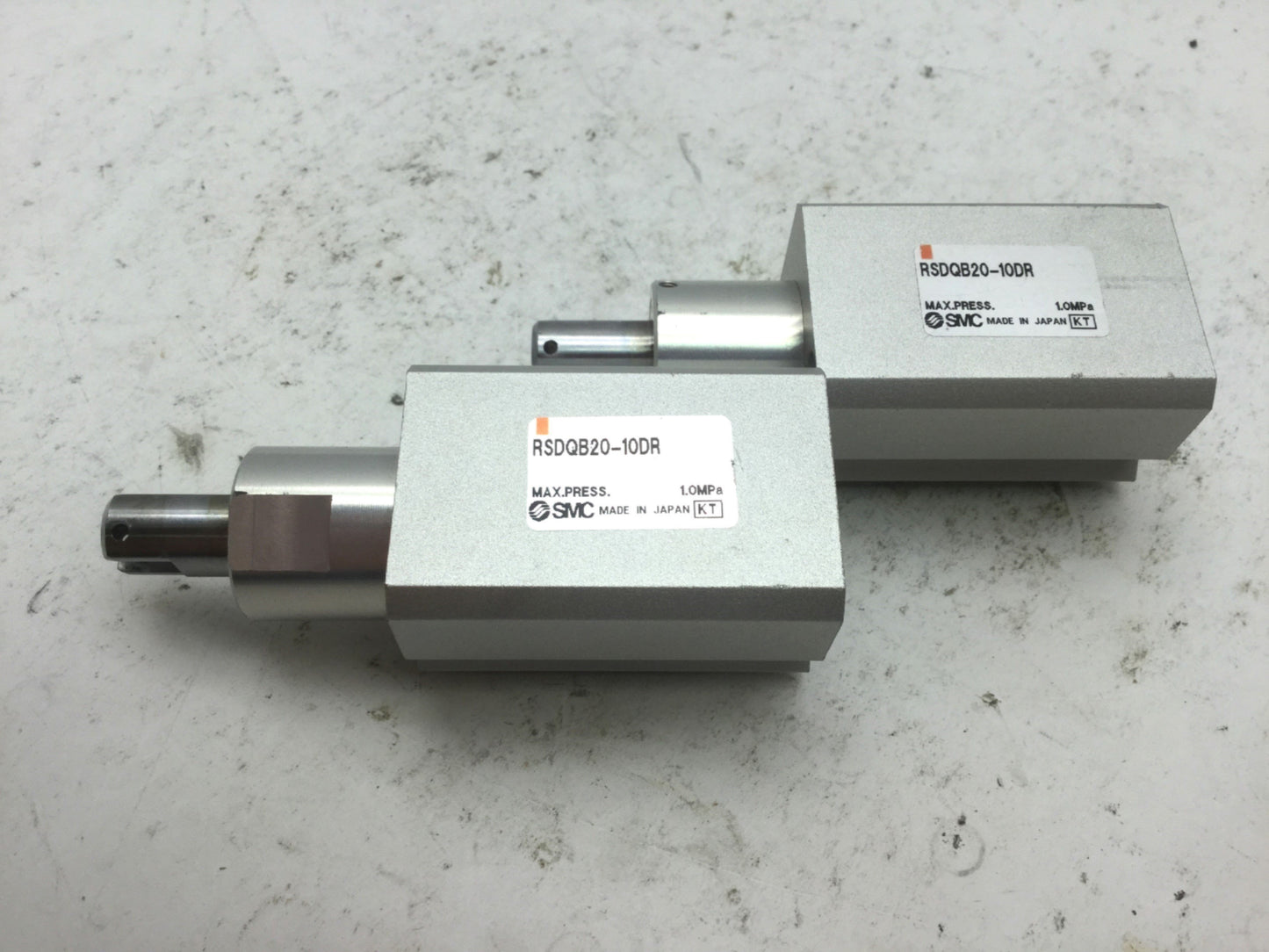 Used Lot of 2 SMC RSDQB20-10DR Pneumatic Cylinders, Bore: 20mm, Stroke: 10mm, Magnet