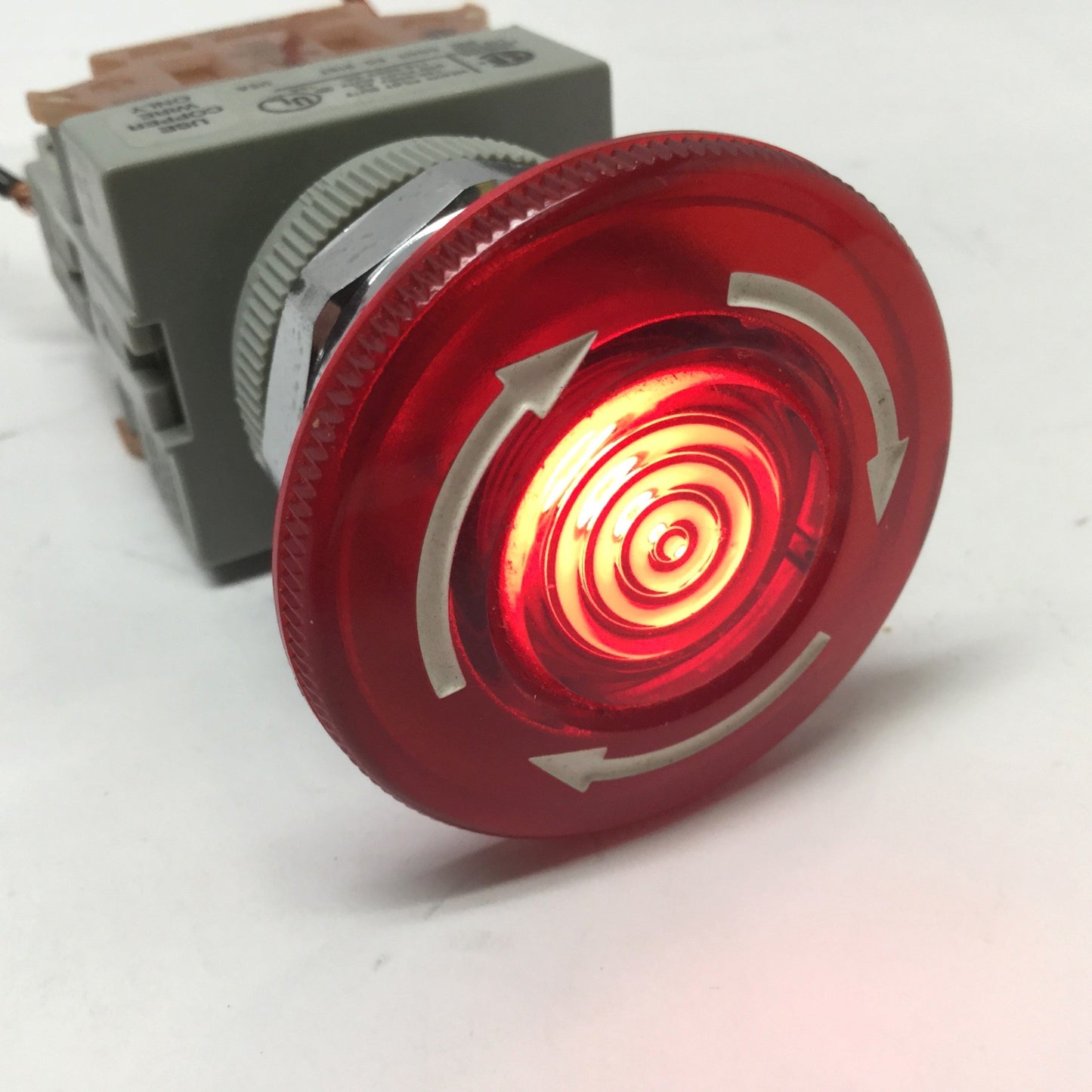 Used Idec AVLW49902D-R-24V Illuminated Emergency E-Stop Pushbutton Switch, 24V LED