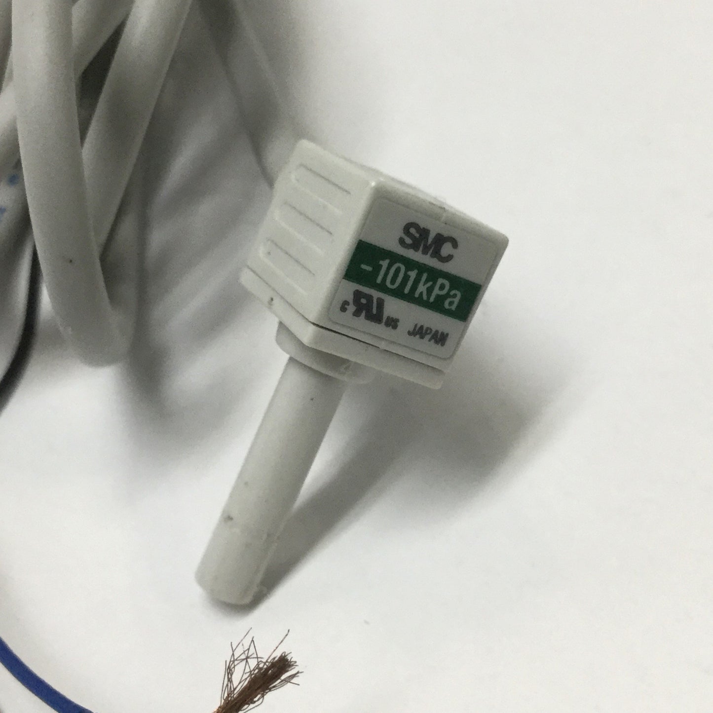 Used SMC PSE541-R04 Compact Pneumatic Air Pressure Vacuum Sensor, 0 to -101kPa, 24VDC