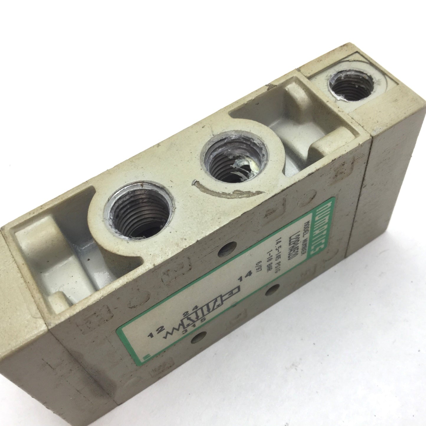 Used Numatics L22PA4520 Pneumatic Piloted Actuated Valve, 2-Position 5-Port, 1/4" NPT