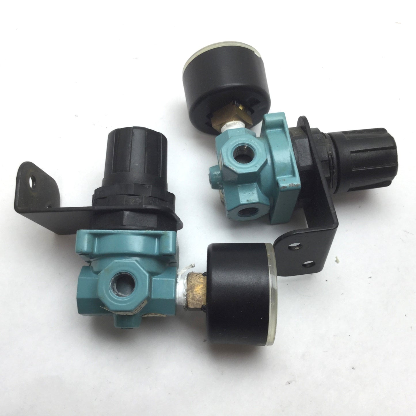 Used Lot of 2 Wilkerson R05-01-000 Pneumatic Regulator, Ports: 1/8" NPT, 5-125psi
