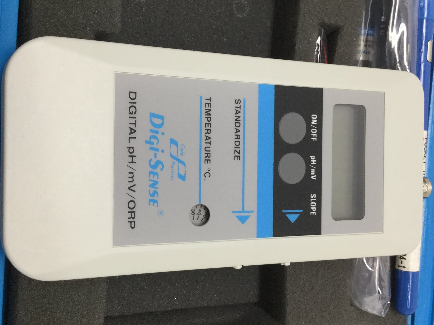 New Cole-Parmer 05938-50 Digi-Sense Digital LCD pH/mV/ORP Meter Kit, 0-14pH, 9-Volt