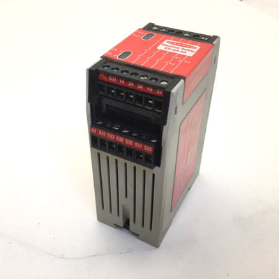 Used Banner ES-GA-5A Safety Relay, Supply: 24VDC or 115VAC, Contact Rating: 250VAC 5A