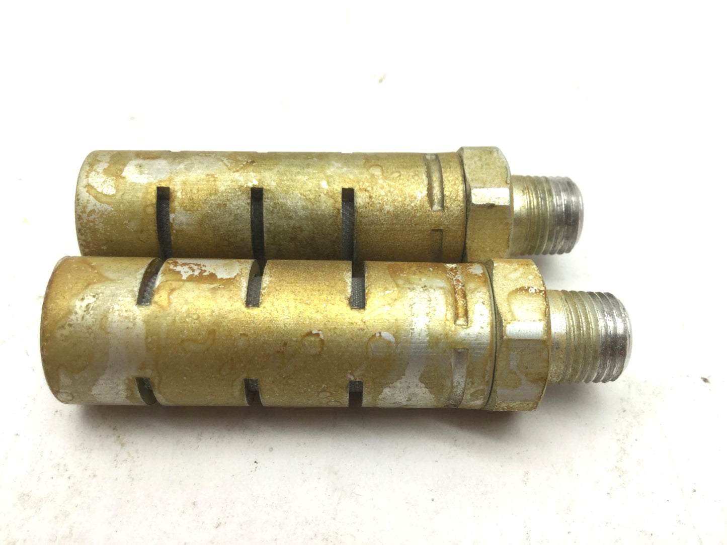 Used Lot of 2 Parker E12MB Pneumatic Air Muffler Silencer Port: 1/8" NPT Max: 250 PSI
