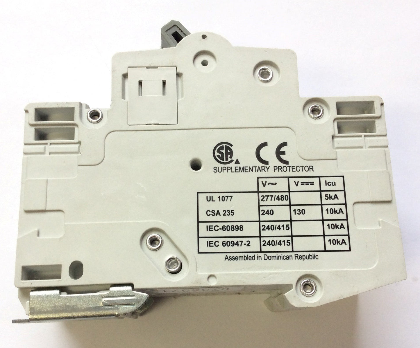 Used Lot of 4 Cutler Hammer WMS2C04 Circuit Breaker 2-Pole Rating: 4A 415VAC, C-Curve