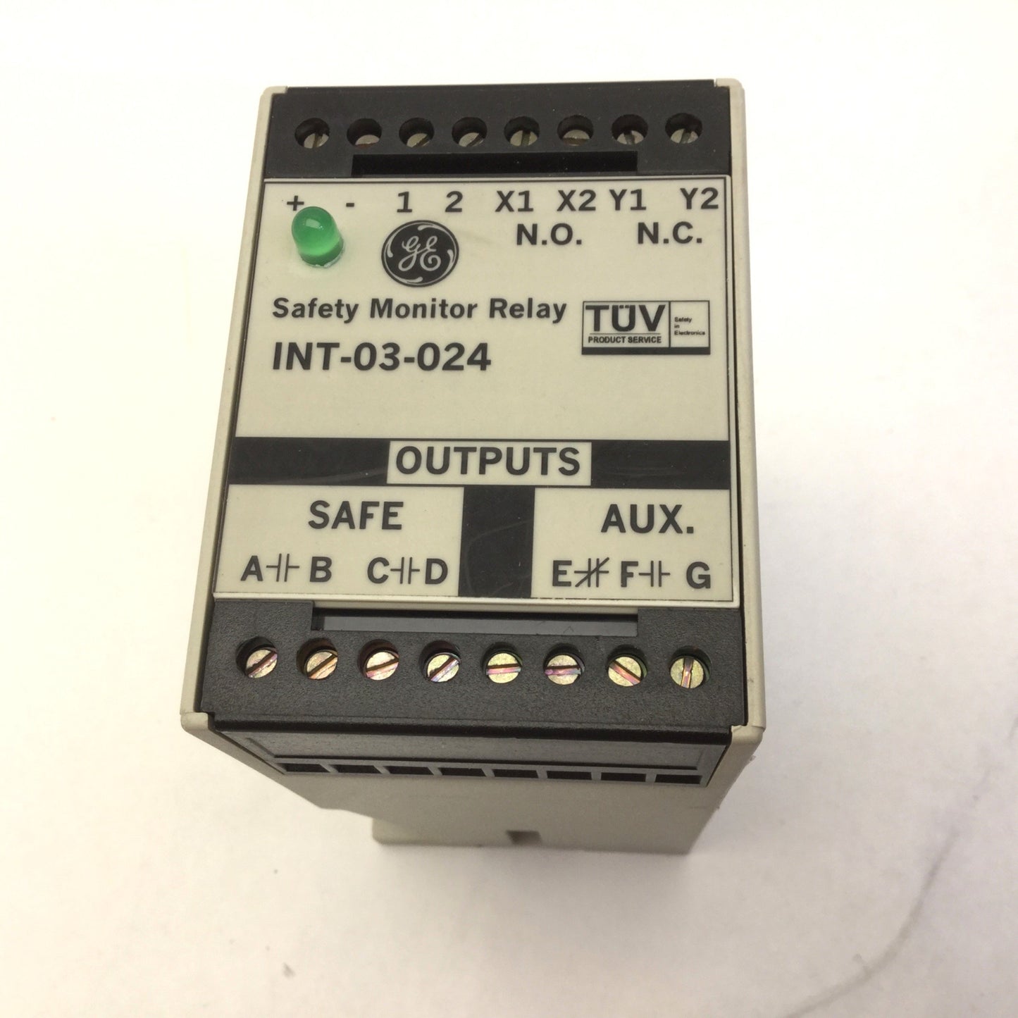 Used GE Interlogix INT-03-024 Safety Gate Relay, 24VDC, Out: 120-230VAC/30-60VDC