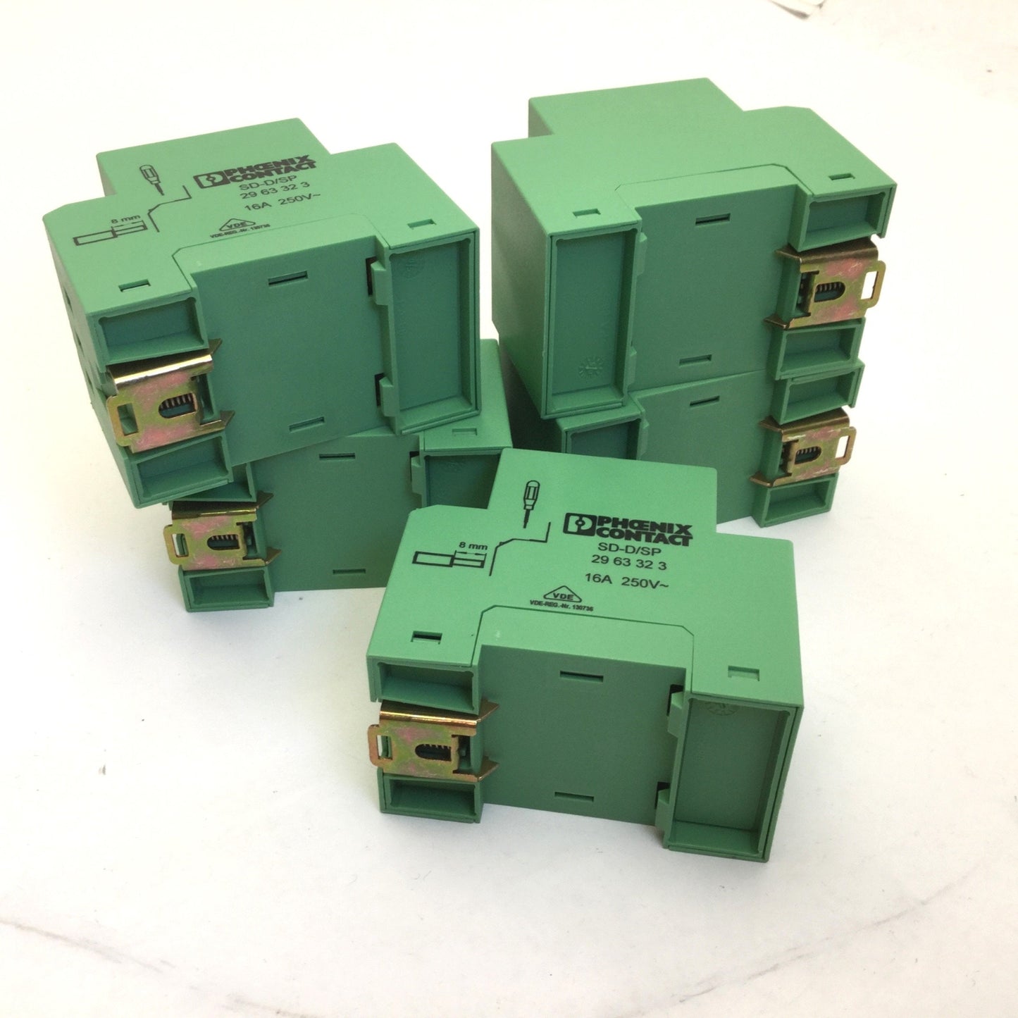 Used Lot of 5 Phoenix Contact SD-D/SP 2963323 DIN Mount Power Outlet Socket Type F
