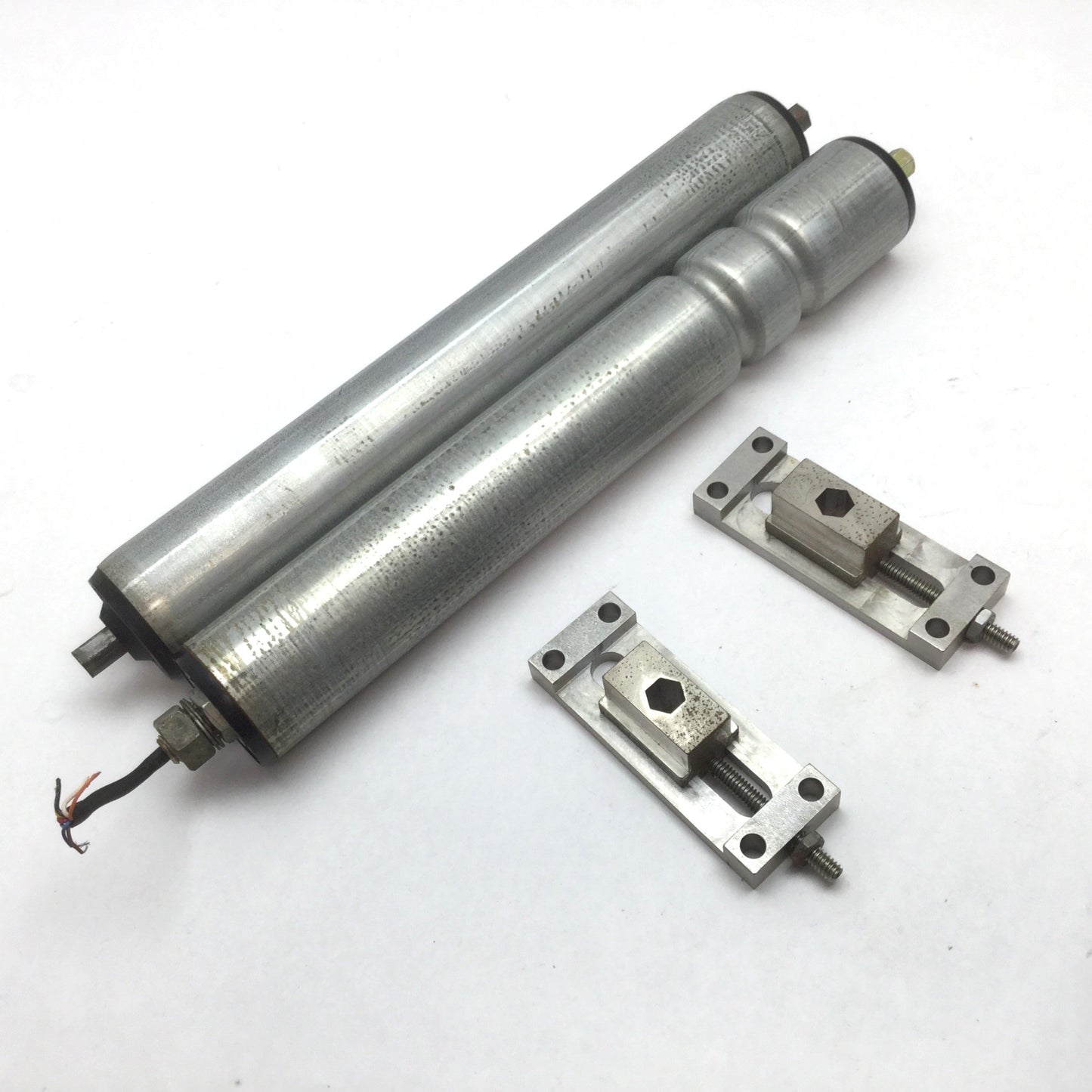 Used Interroll 24:1 Roller Drive With Idler Pulley, 24VDC, Ratio: 24:1, 1.9" x 12"