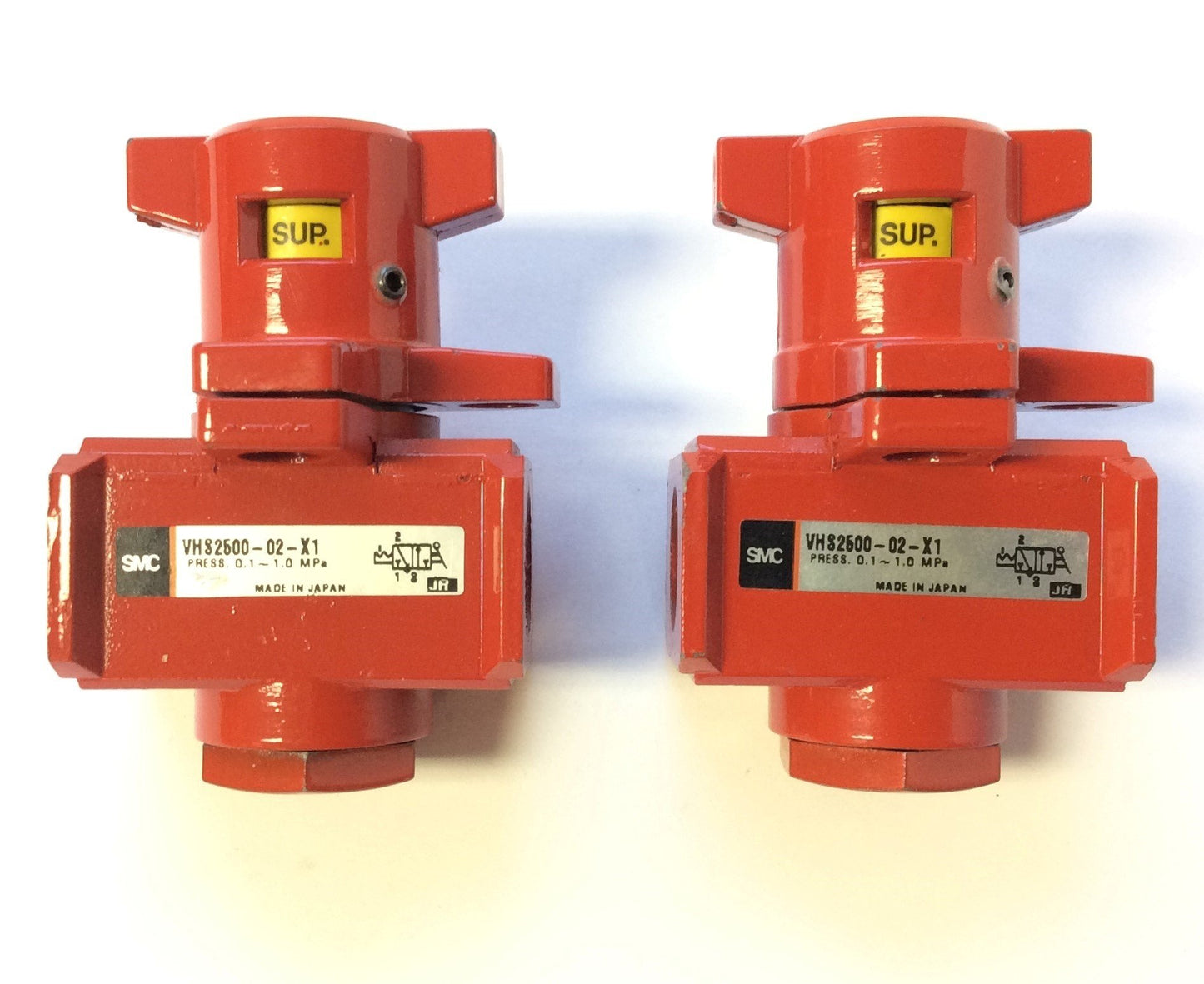 Used Lot of 2 SMC VHS2500-02-X1 Residual Pressure Relief Valve 3-Port w/ Locking Hole