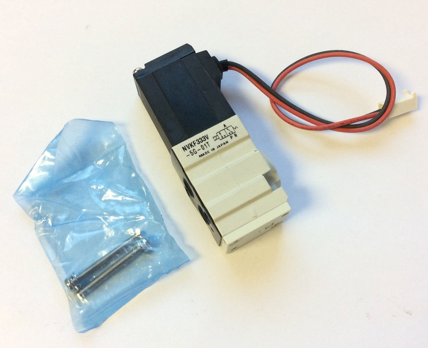 New – Open box Lot of 3 SMC NVKF333V-5G-01T 3-Port Solenoid Valve, 24VDC, 1/8" NPT