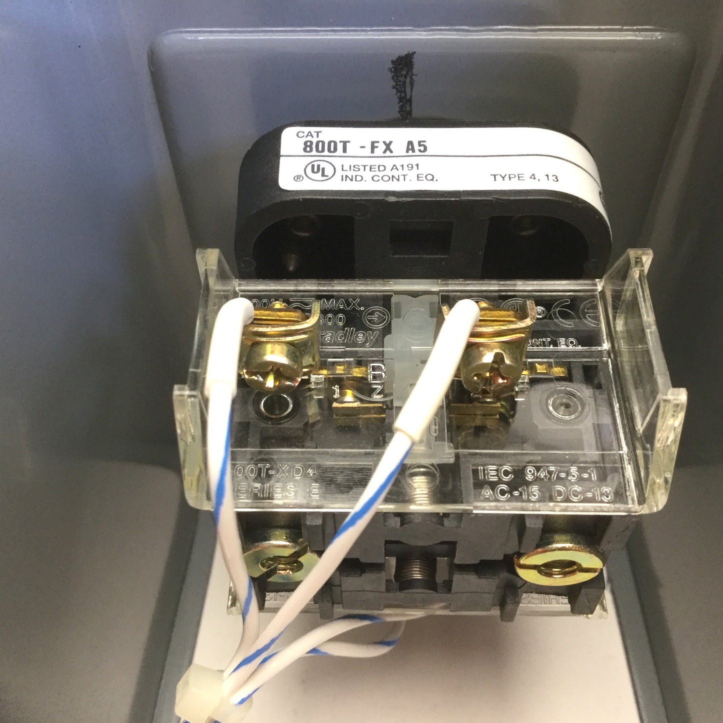 Used A-B 800H-1HZ E-Stop Black Enclosure, w/800T-FXT Switch & 800T-XD4 Contacts