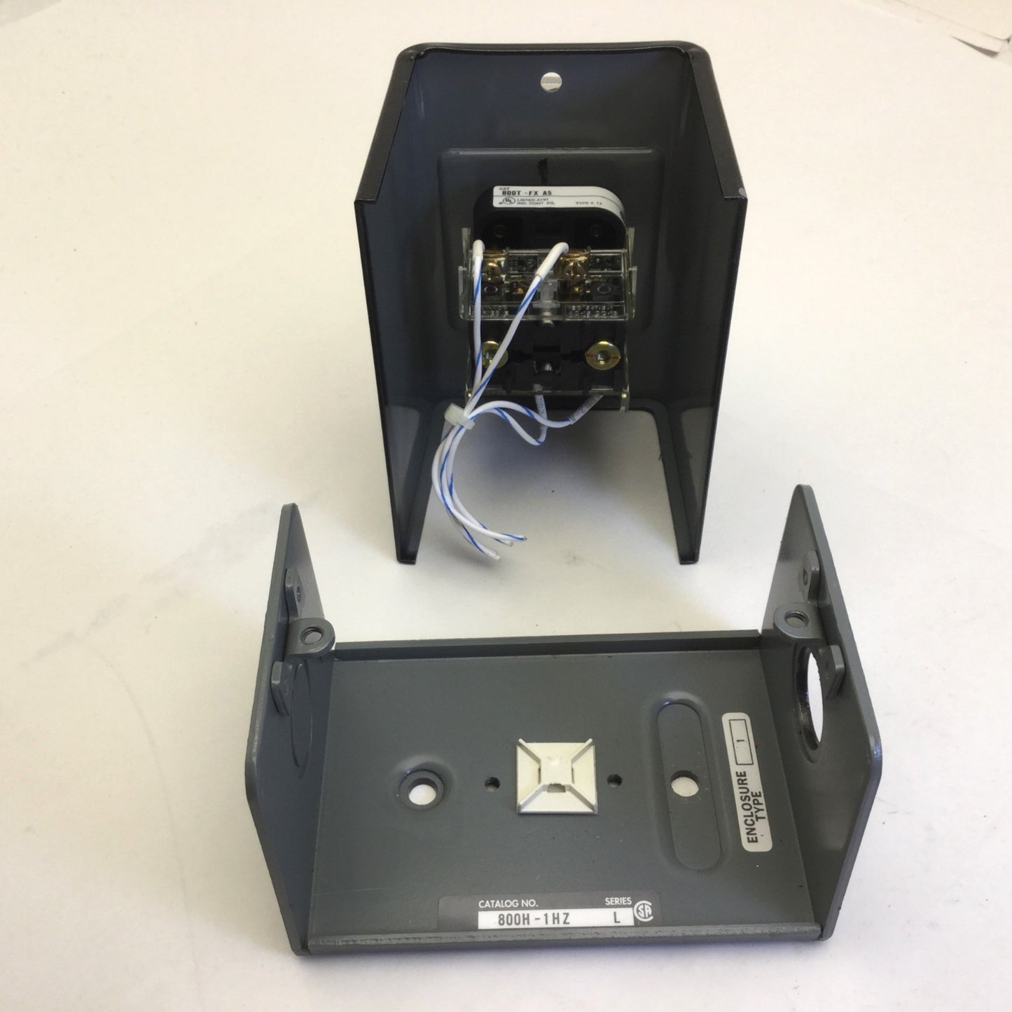 Used A-B 800H-1HZ E-Stop Black Enclosure, w/800T-FXT Switch & 800T-XD4 Contacts