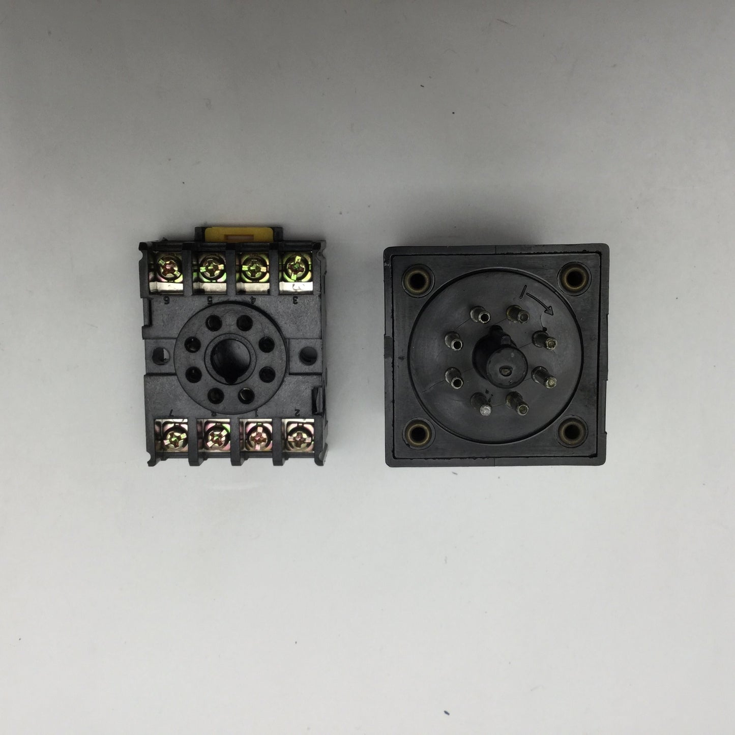 Used Lot of 6 Hedland 520-104 2-Wire 4-20 mA Transmitters