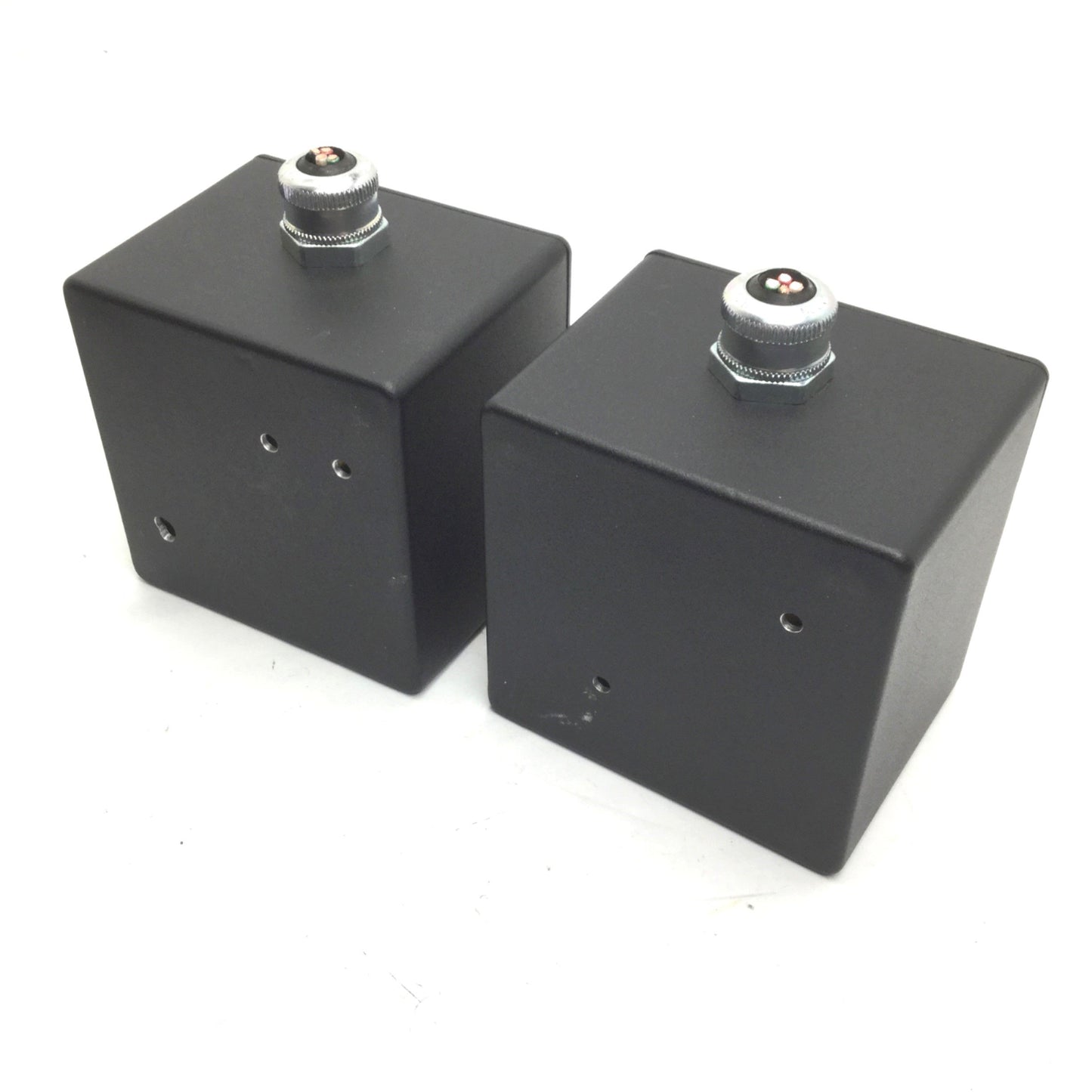 Used Lof of 2 Hubbell HBL2415 Turn-Locking Male Receptacle & Pendant 20A, 125/250V
