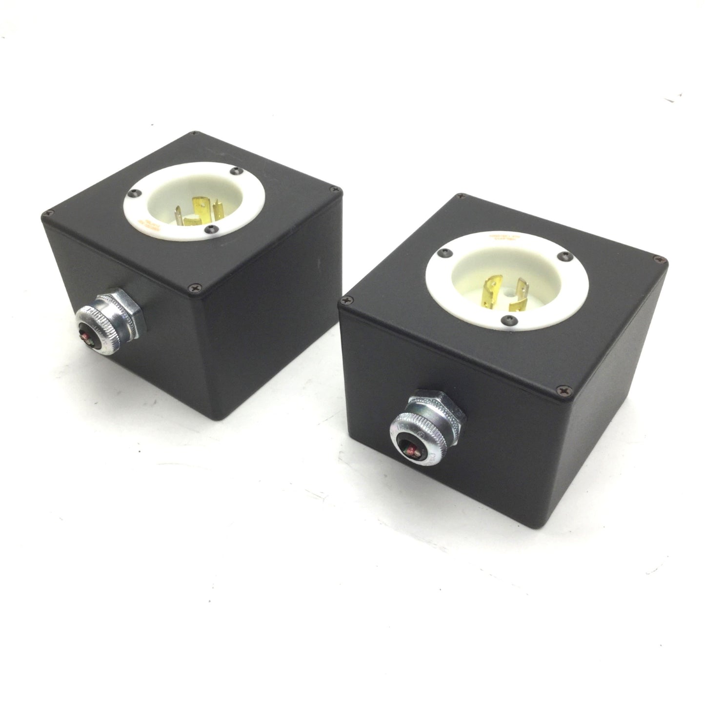 Used Lof of 2 Hubbell HBL2415 Turn-Locking Male Receptacle & Pendant 20A, 125/250V