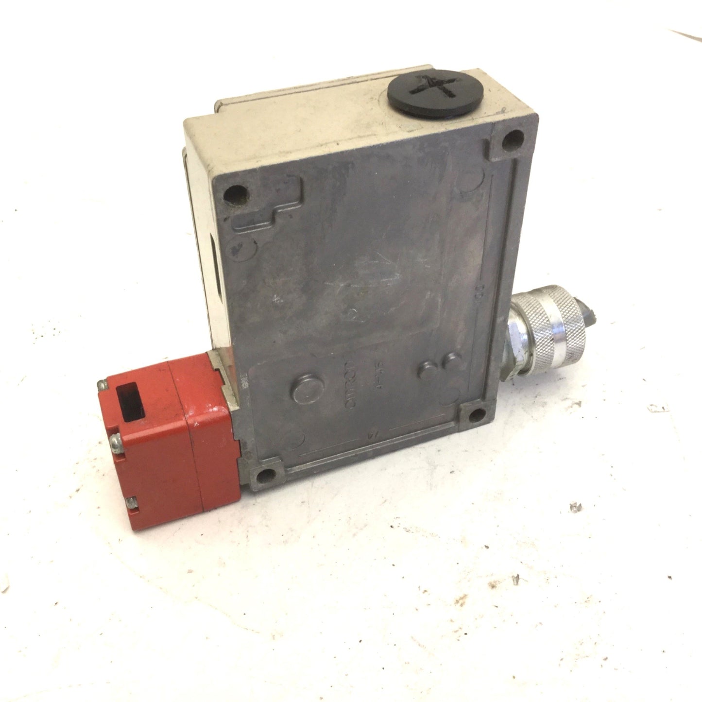 Used Omron D4BL-3DRG Guard Lock Safety-Door Switch, 2NC + 1NC, 24VDC Solenoid Lock
