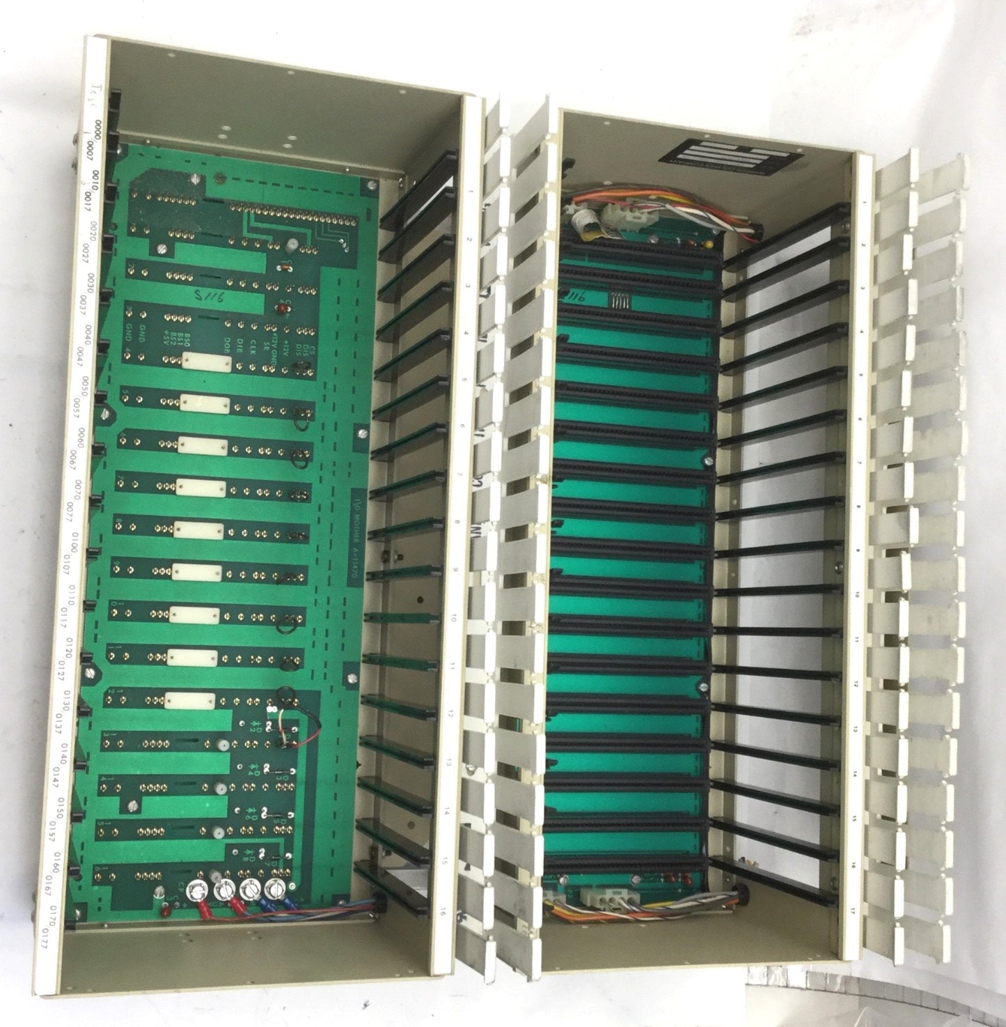 Used Barber Colman VB16-P200L-00A-0-04, 34-Slot Card Rack, 120VAC, 60Hz, A-11470 MB