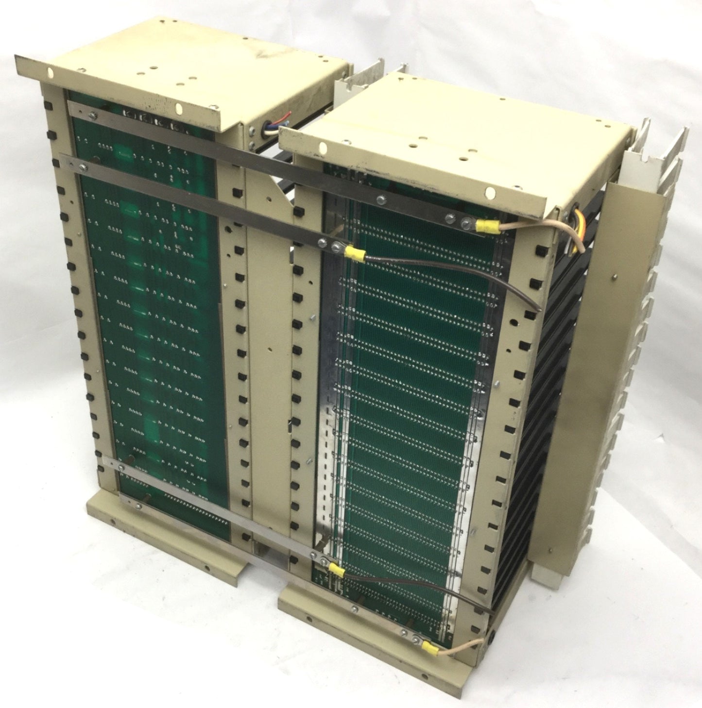 Used Barber Colman VB16-P200L-00A-0-04, 34-Slot Card Rack, 120VAC, 60Hz, A-11470 MB