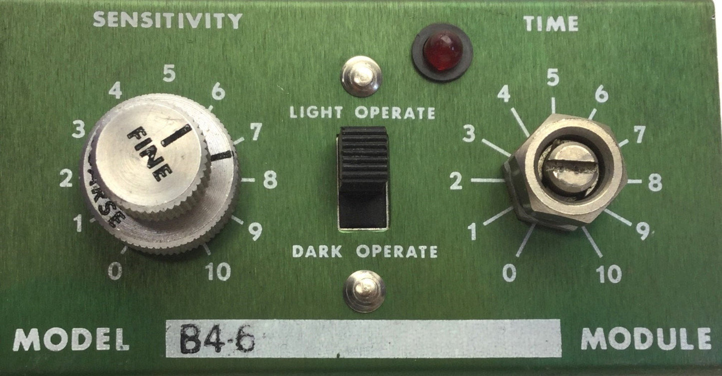 Used Banner B4-6 Photoelectric Amplifier Logic Plug Module, Out: 15VDC, .25A Max