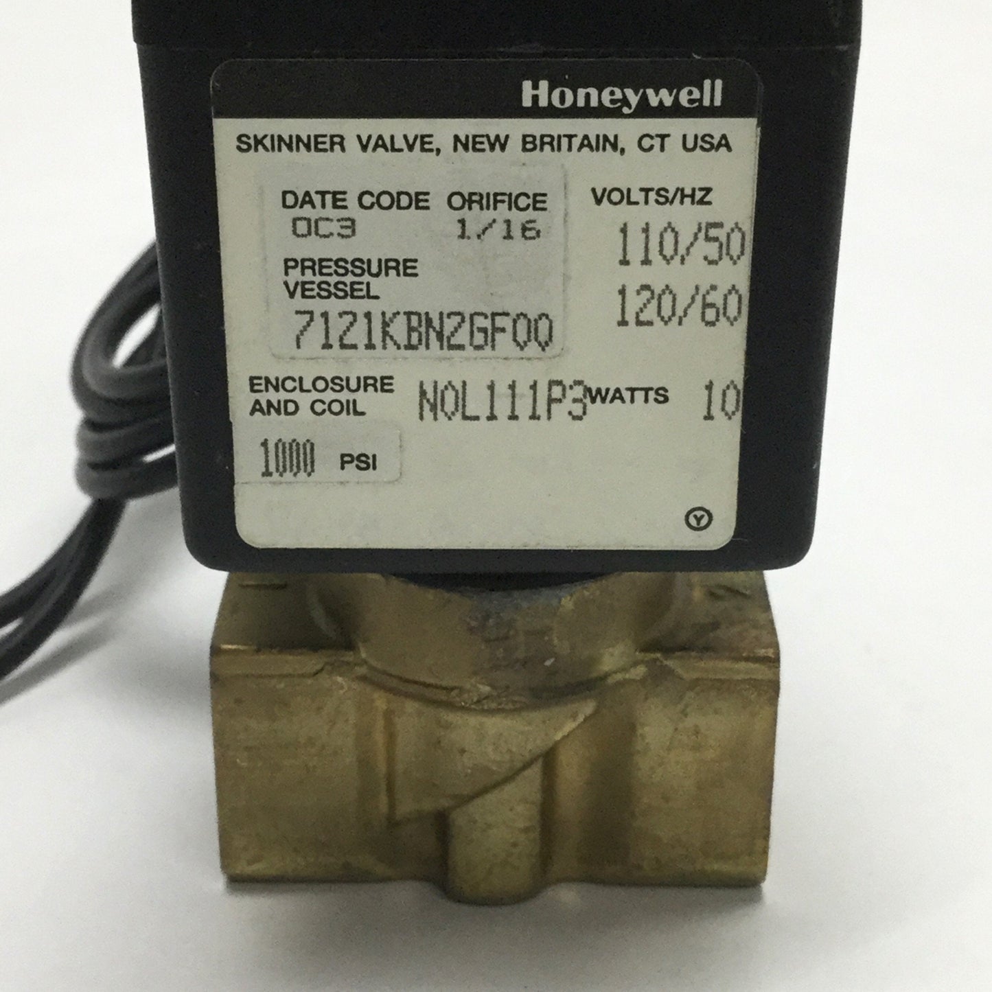 Used Honeywell 7121KBN2GF00 Solenoid Valve, 2-Way NC, 120VAC Coil, 1/4" NPT, 1000psi