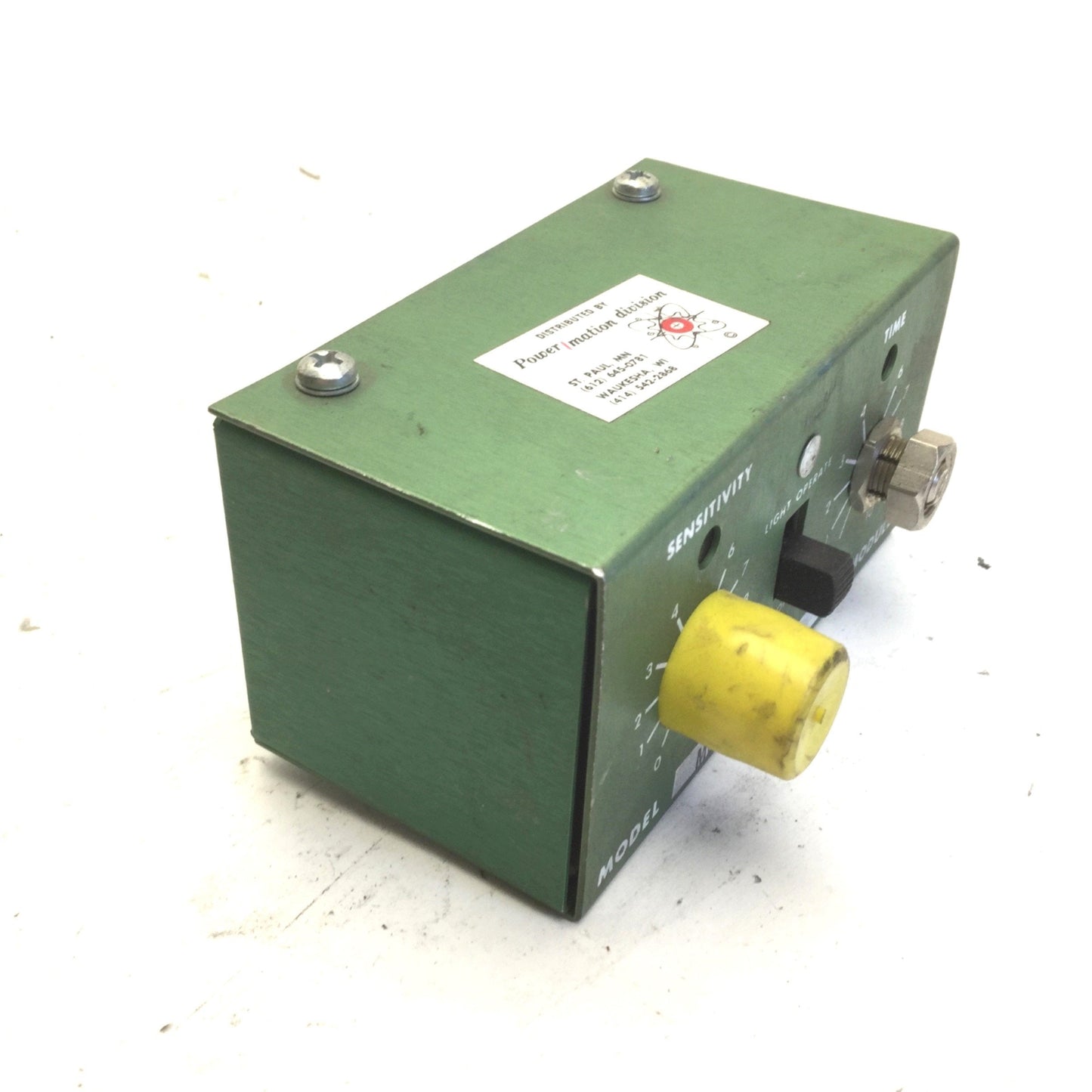 Used Banner B4-2 Photoelectric Amplifier Logic Plug Module, Out: 15VDC, .25A Max