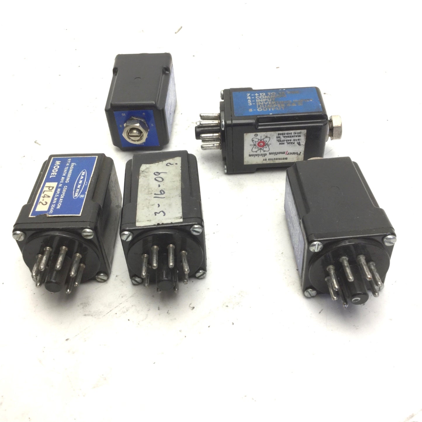 Used Lot of 5 Banner PL4-2 Plug-In Logic Module, Supply: 12-18VDC, 8-Pin Connection