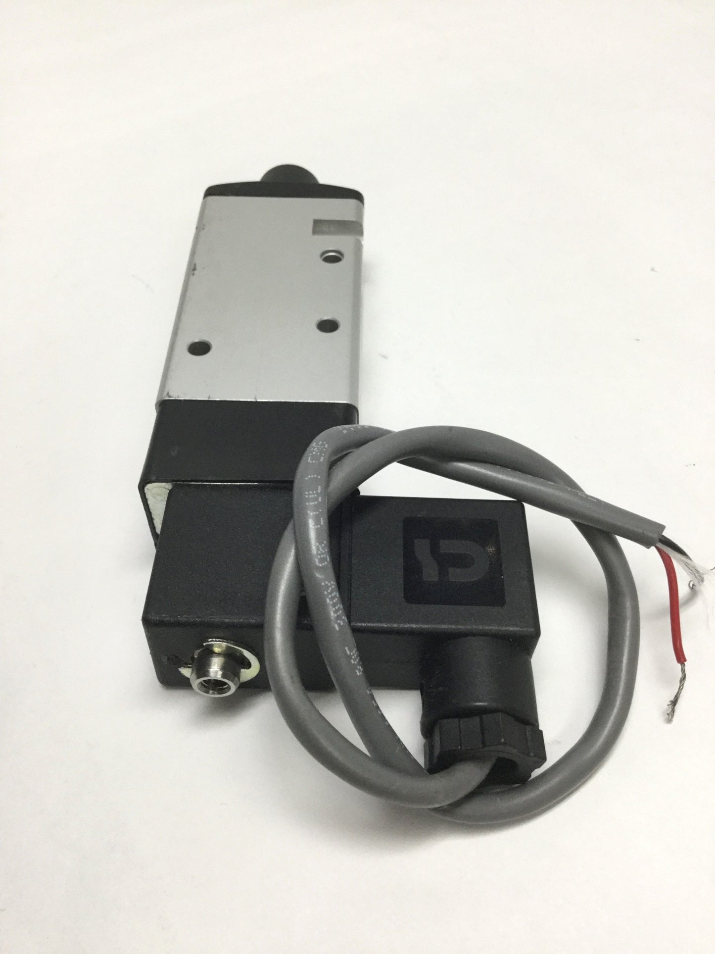 Used Norgren V61R417AA213JB Solenoid Valve, 2-Position 3-Port, 1/4" NPT, 24VDC Coil