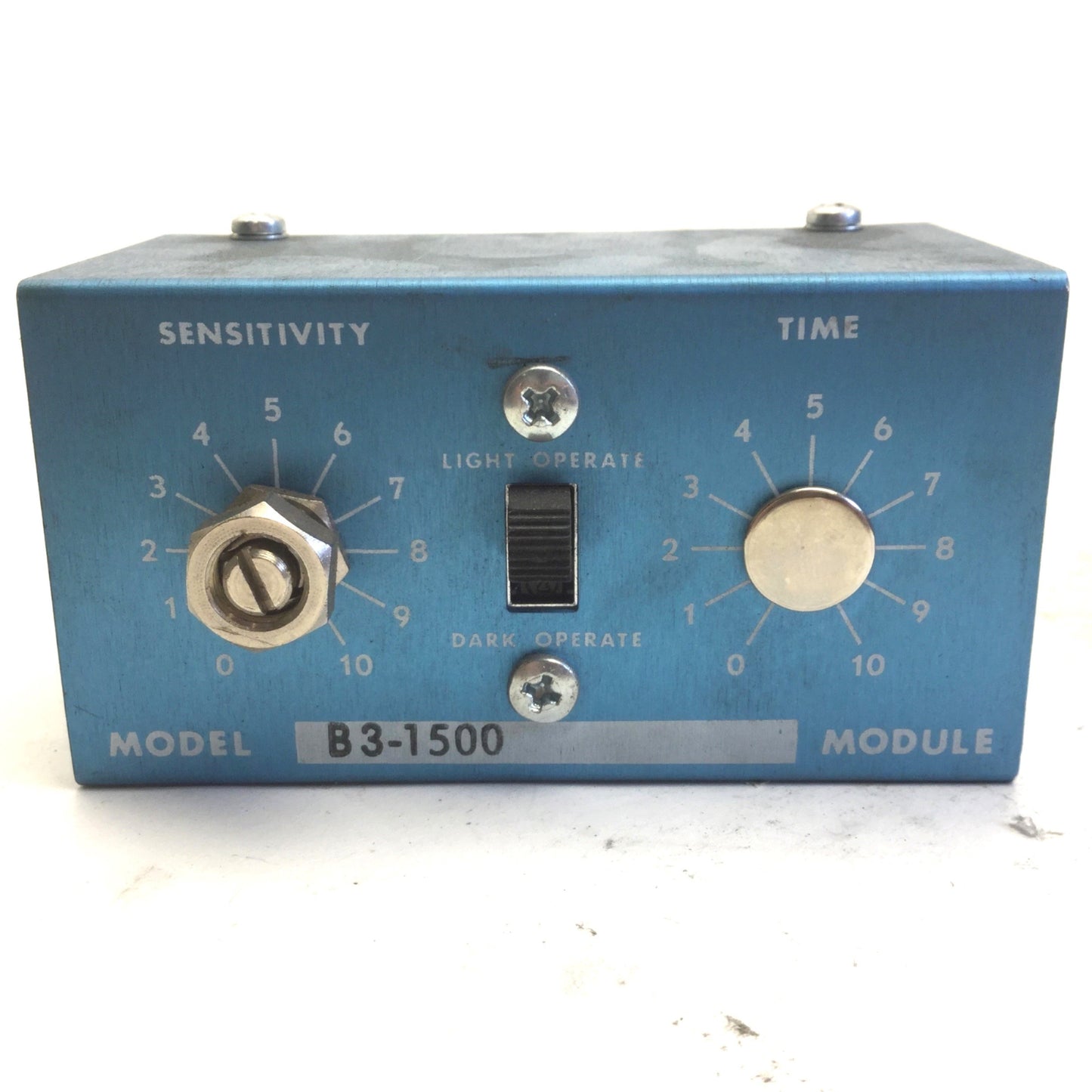 Used Lot of 3 Banner B3-1500 Photoelectric Amplifier Logic Module, 8-Pin Connection