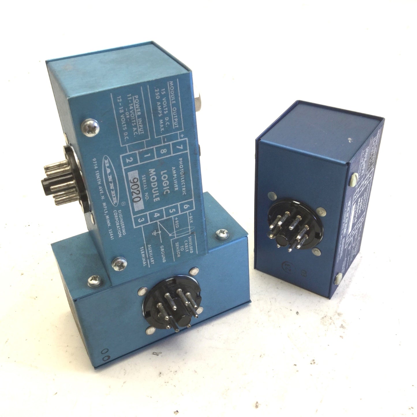 Used Lot of 3 Banner B3-1500 Photoelectric Amplifier Logic Module, 8-Pin Connection