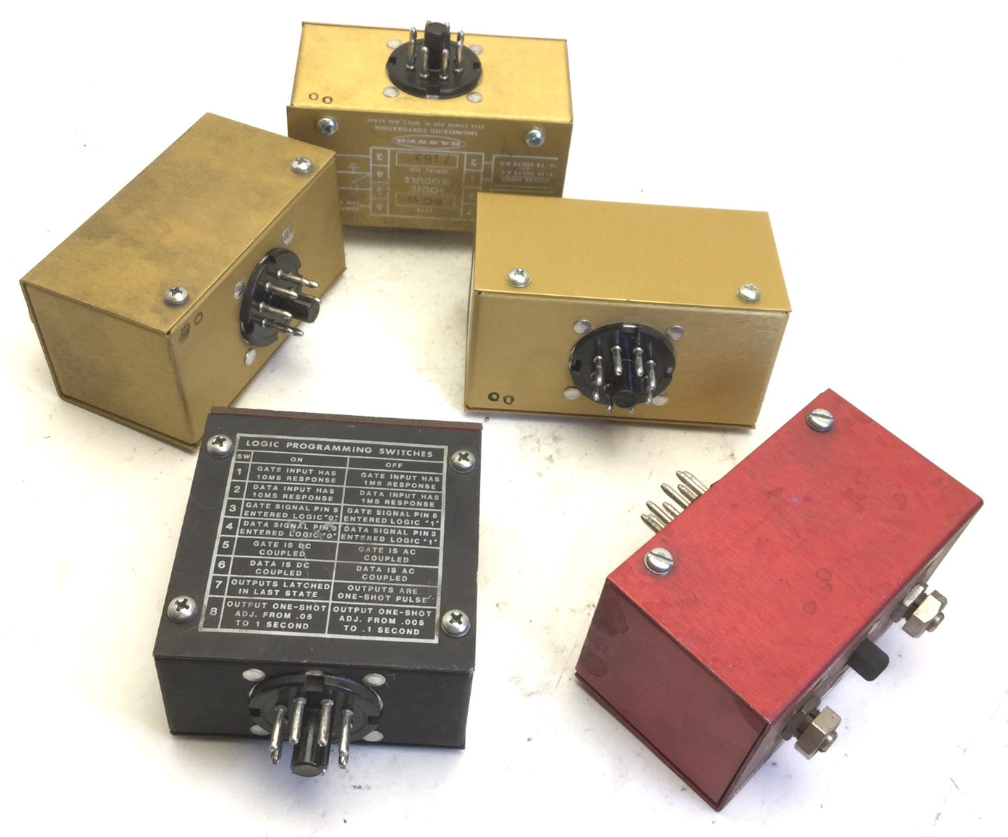 Used Lot of 5 Miscellaneous Banner Logic Modules, 8-Pin, See Pictures for Details