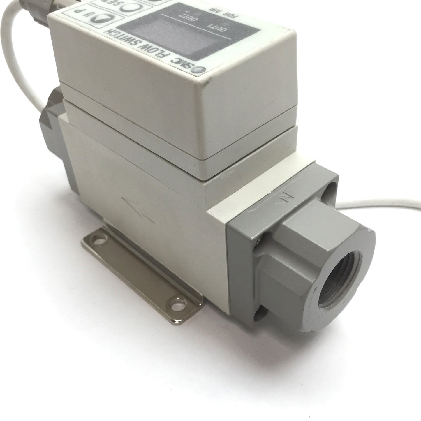 Used SMC PF2A711-N03-67 Flow Switch, Ports: 3/8" NPT, Range: 10-100 l/min, 12-24VDC