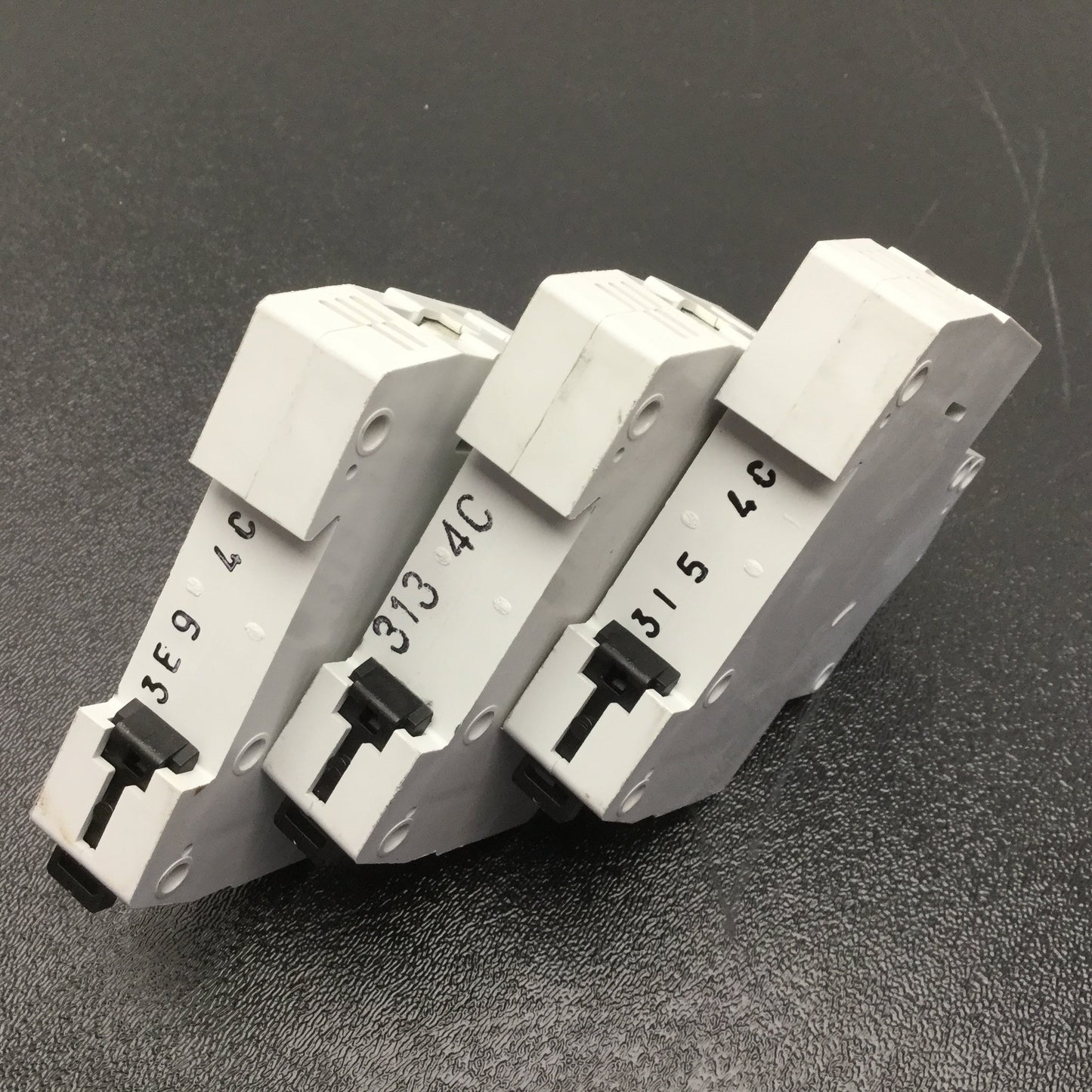 Used Lot of 3 Eaton WMZS1C04 Thermal Magnetic Circuit Breaker 4A 277VAC/48VDC 1-Pole