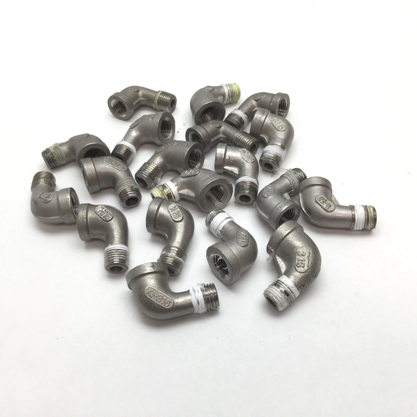 Used Lot of 19 90° Elbow Pipe Fitting, 316 Stainless Steel, 1/4" NPT Male to Female