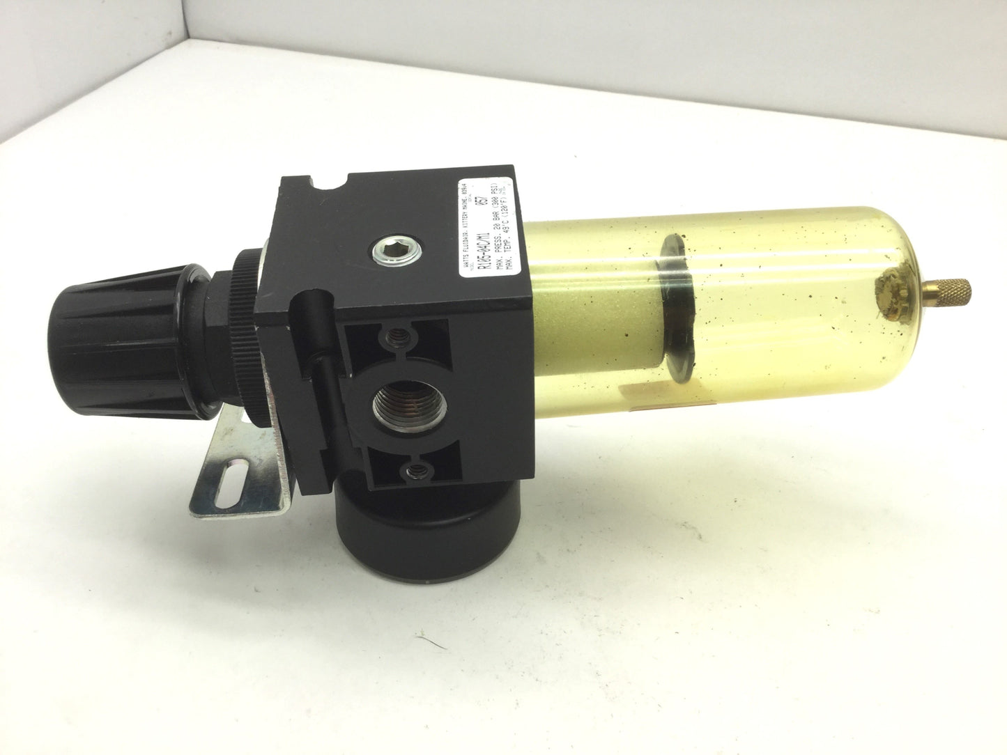 Used Watts R105-04C/M1 QUBE Series Regulator 0-125Psi, 1/2" NPT Ports, 160PSI Gauge