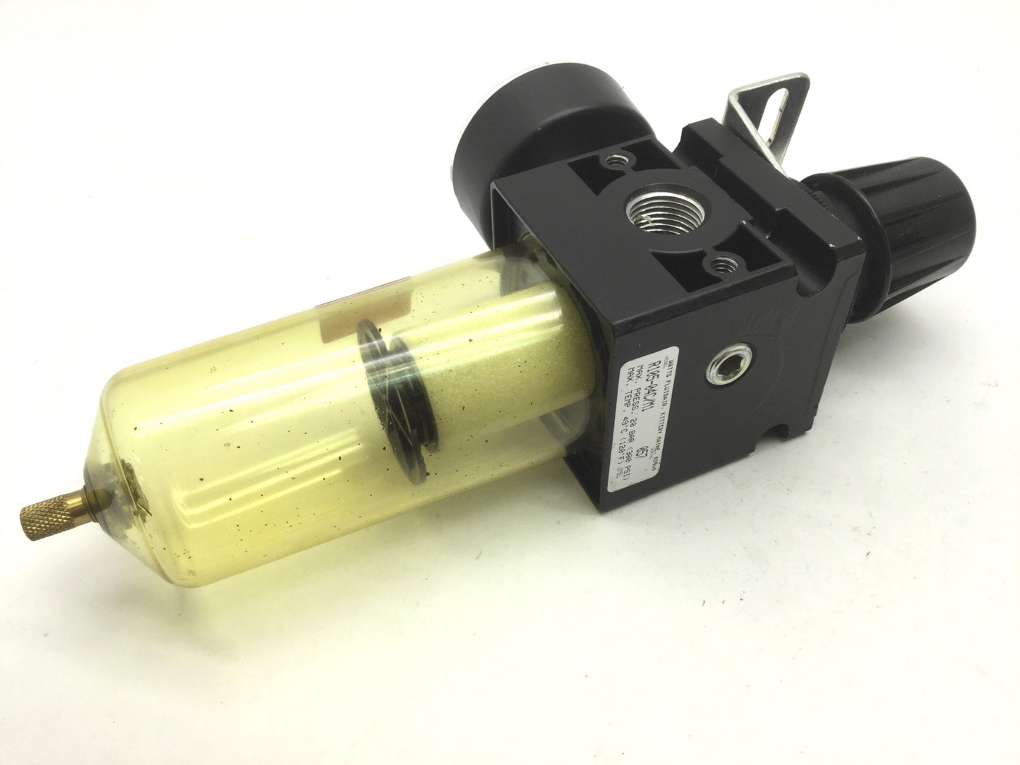Used Watts R105-04C/M1 QUBE Series Regulator 0-125Psi, 1/2" NPT Ports, 160PSI Gauge