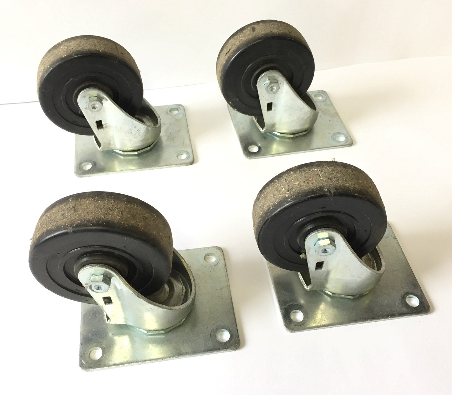 Used Lot of 4 Swivel Caster Wheels w/ Mounting Plate, Diameter: 4", Width: 1-1/2"