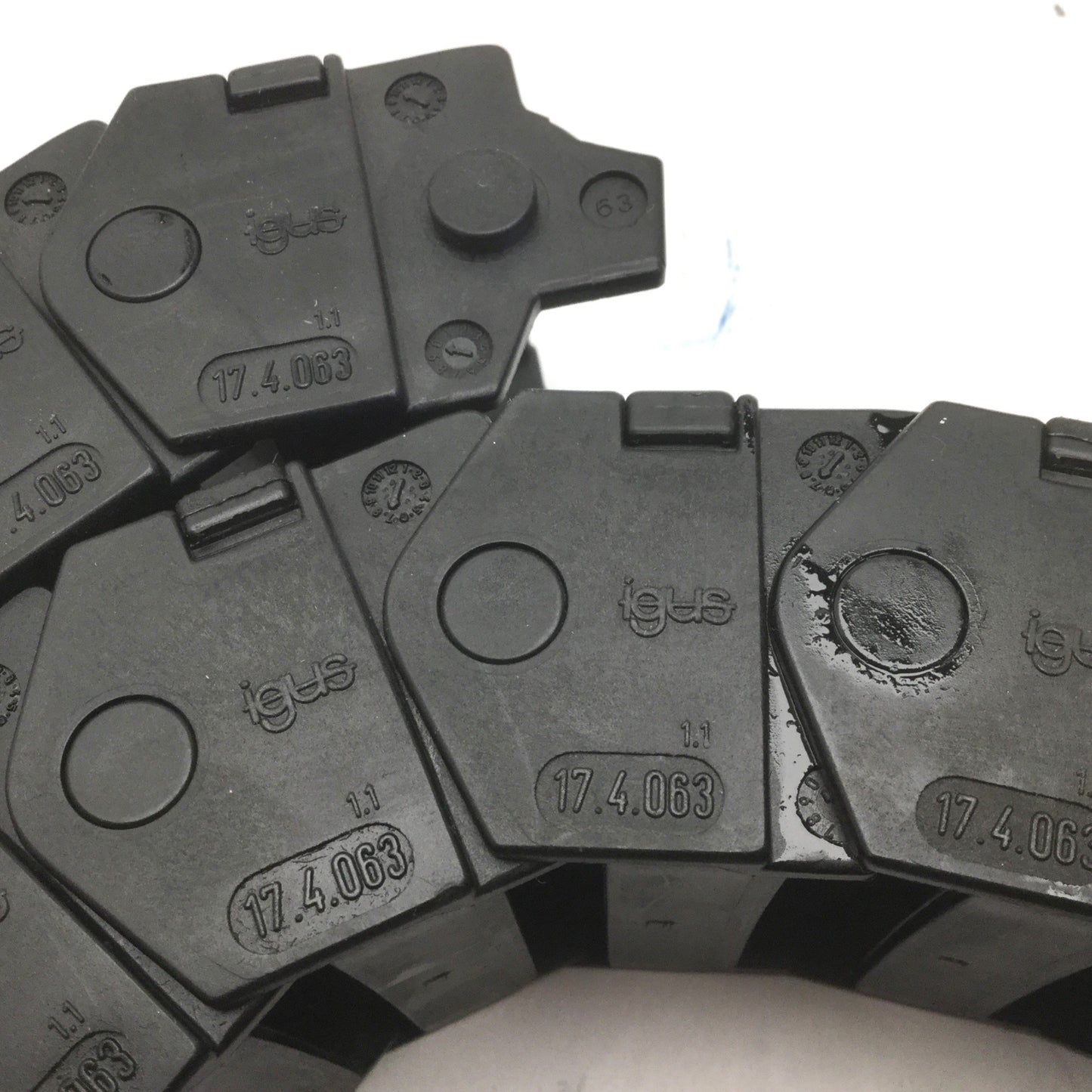 Used Igus 17.4.063 Energy Chain, Dimensions: 36" (L) x 2.375" (W) x 1.5" (H)