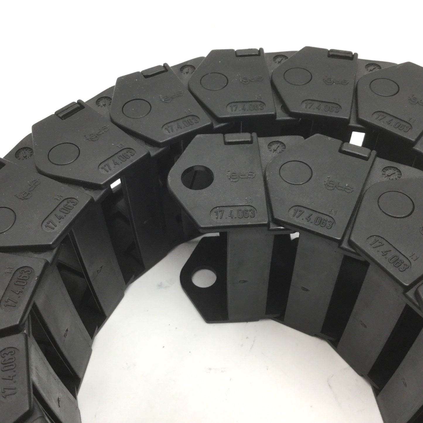 Used Igus 17.4.063 Energy Chain, Dimensions: 36" (L) x 2.375" (W) x 1.5" (H)